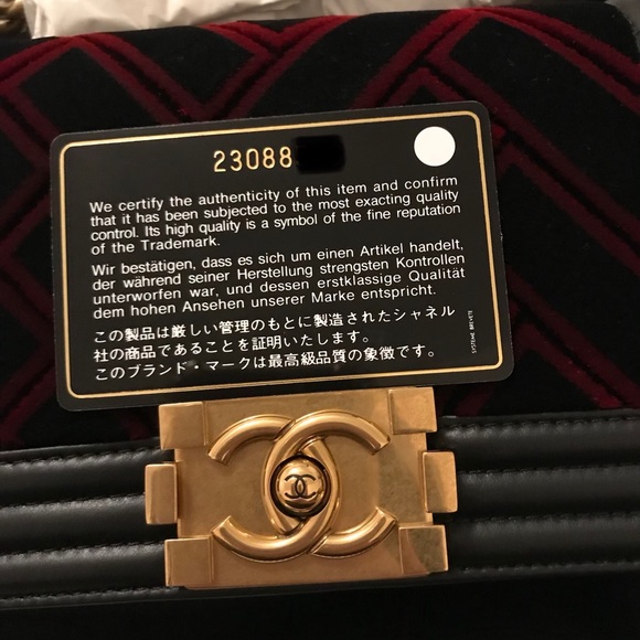 🚨SOLD🚨 CHANEL Boy Flap Bag - Picture 4 of 8